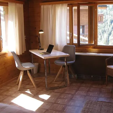 Alpia 26 - Zwei Zimmerwohnung In Traditionellem Walliser Haus Gasenried Exterior photo