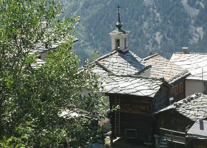 Alpia 26 - Zwei Zimmerwohnung In Traditionellem Walliser Haus