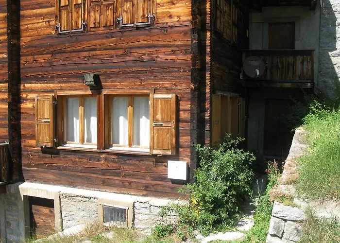 Alpia 26 - Zwei Zimmerwohnung In Traditionellem Walliser Haus
