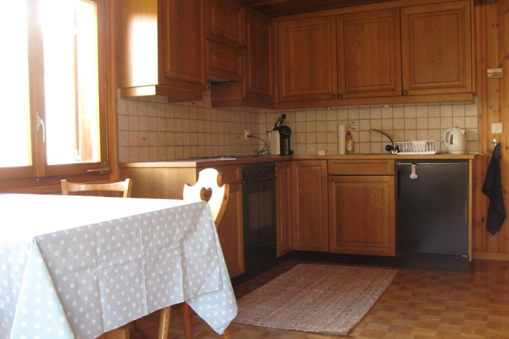 Alpia 26 - Zwei Zimmerwohnung In Traditionellem Walliser Haus